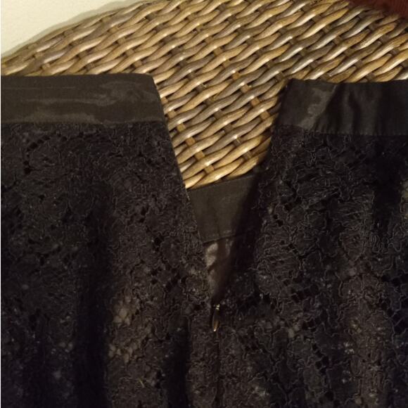 Trulli Black Lace Skirt Womens 4P Petite Satin Lined Semi Sheer Overlay Scallop - Picture 5 of 8